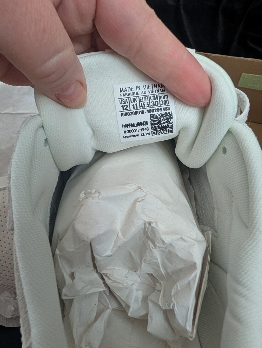 Reebok Suede Classic Runner in Light Beige and Cream - Picture 2 of 4